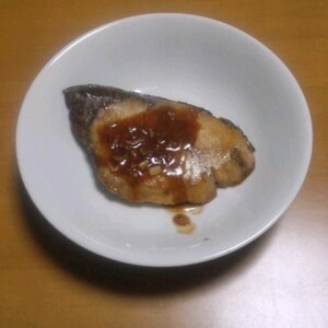 ブリのガーリックウスター焼き